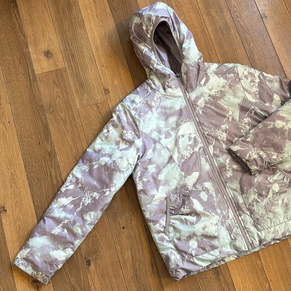 Girls’ The North Face Reversible Puffer Jacket - Large (12) - Picture 2 of 12